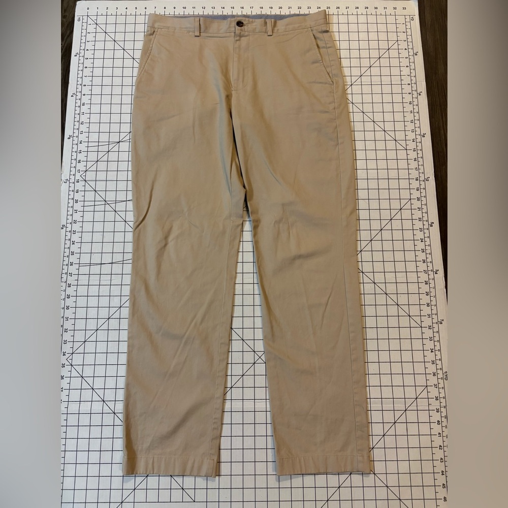 Brooks Brothers Men’s Size 35/32 Beige Clark Dress Pants